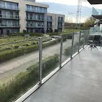 With Sunny Terrace In * אוסטדאונקרק