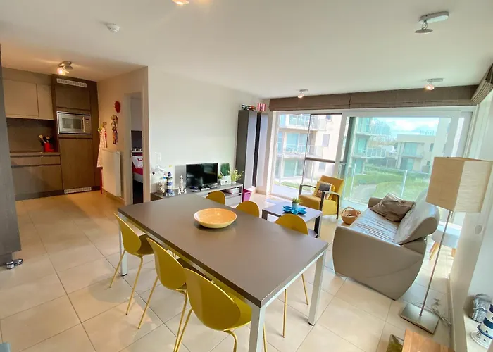 With Sunny Terrace In Lägenhet